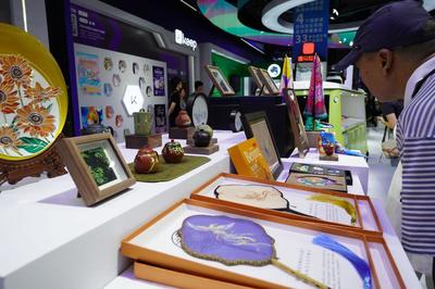 朝陽展區(qū) 文化+科技融合新篇章，騰訊音樂、B站等企業(yè)創(chuàng)新展覽服務(wù)
